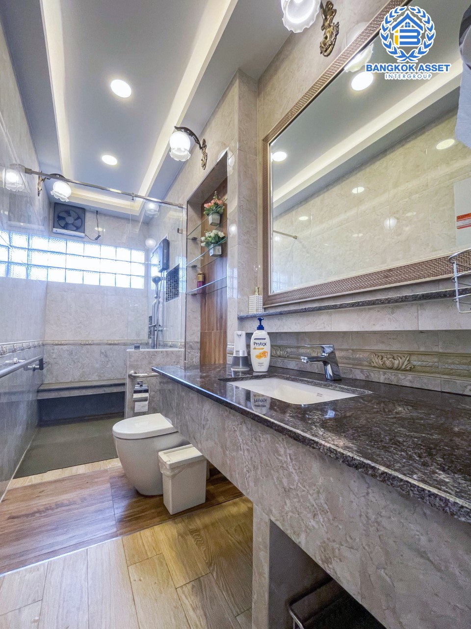 *****บ้านเดี่ยวมือสอง ม. คุณาลัย ซิมโฟนี บ้านกล้วย-ไทรน้อย บ้านสวยพร้อมเข้าอยู่ หลังมุม บนเนื้อที่กว่า 74.9 ตร.ว. พื้นที่ใช้สอยกว้างถึง 250 ตร.ม. ฟังก์ชัน 5 ห้องนอน 4 ห้องน้ำ 2 ที่จอดรถ บนทำเลโซนเมือง เดินทางสะดวกใกล้ร้านอาหาร เชื่อมต่อถนน หลายเส้นทาง ใกล้รถไฟฟ้าสายสีม่วง "สถานีคลองบางไผ่" และเซ็นทรัลเวสต์เกต